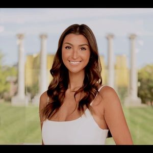 Meet your Posher, Joelle